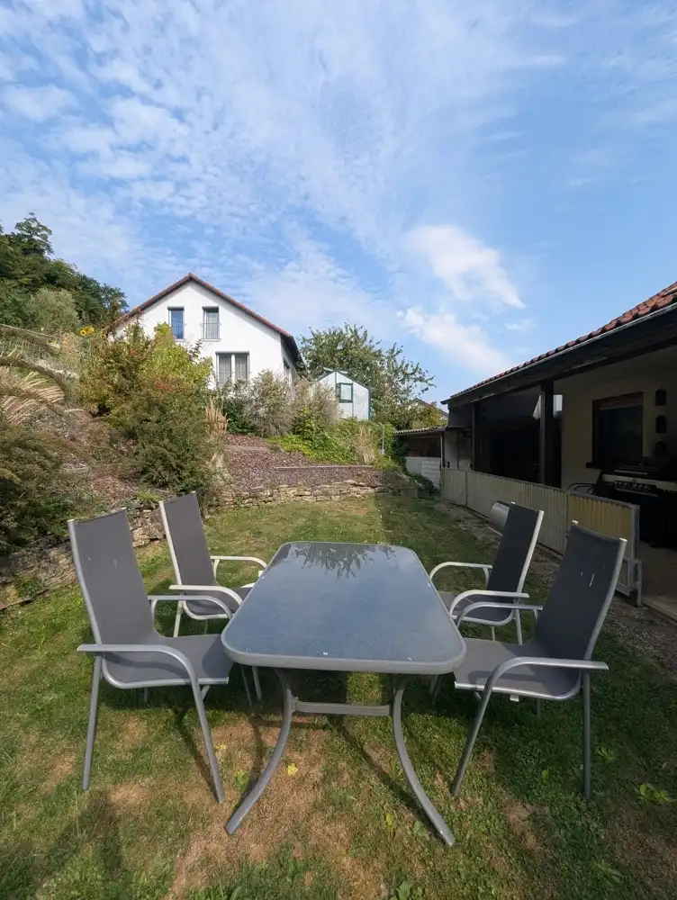 Garten hinterm Haus